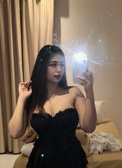 Mona New in Bahrain, Juffair - puta in Al Manama Photo 2 of 6