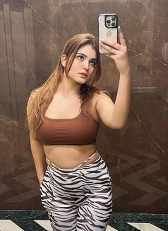 Mona Singh - puta in Indore Photo 3 of 5