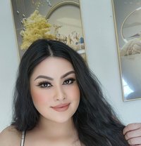 Mona - puta in Ajmān