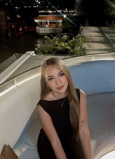 Mona - escort in Bangkok Photo 4 of 4