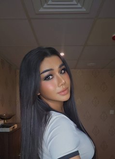 Mona - masseuse in Abu Dhabi Photo 1 of 21