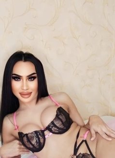 Mona - Transsexual adult performer in Dubai Photo 10 of 12