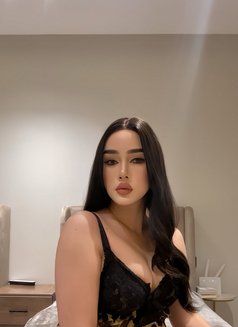 Mona thailand - Transsexual escort in Khobar Photo 6 of 9