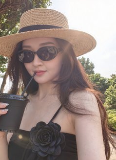 Mona - escort in Hanoi Photo 3 of 8