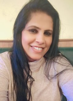 Monal - Transsexual companion in Bangalore Photo 7 of 17