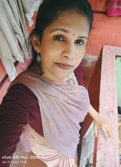 Monal - Transsexual companion in Bangalore Photo 10 of 17