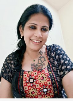 Monal - Transsexual companion in Bangalore Photo 17 of 17