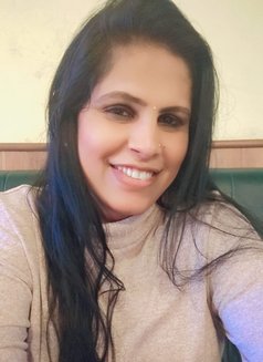 Monal - Transsexual companion in Chennai Photo 7 of 10