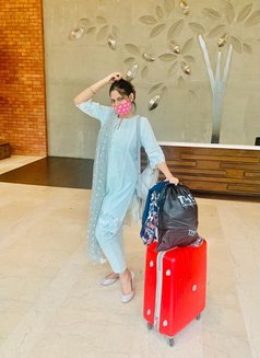 Money buys all the PU$$Y isn’t? .🤍9 - puta in Chennai Photo 20 of 20