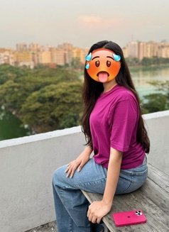 Moni Kapoor (Cam & Meet) - escort in New Delhi Photo 5 of 11