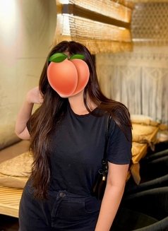 Moni Kapoor - escort in Noida Photo 6 of 8