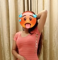 Moni Kapoor - escort in Noida Photo 1 of 3