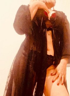 Monica - puta in Lisbon Photo 1 of 6