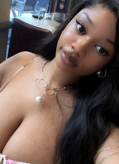 Monica - escort in Guangzhou Photo 4 of 4