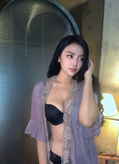Monica - escort in Singapore Photo 6 of 6
