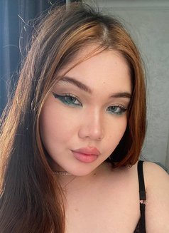 Monica - puta in Dubai Photo 1 of 7