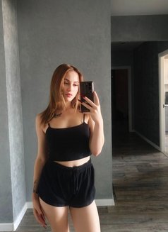 Monica - puta in Dubai Photo 5 of 11