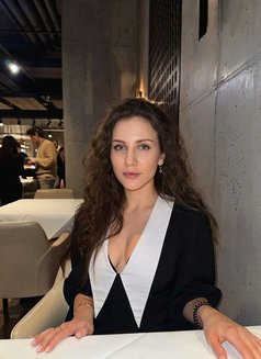 Monica - escort in Hong Kong Photo 4 of 5
