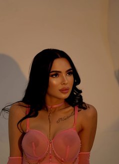 Monica - Transsexual escort in İstanbul Photo 2 of 14