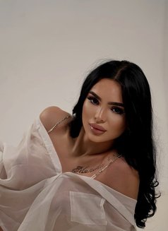 Monica - Transsexual escort in İstanbul Photo 5 of 14