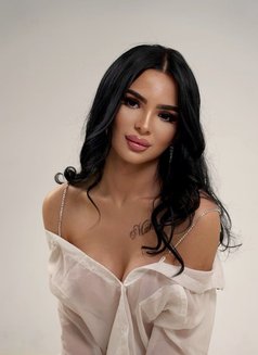 Monica - Transsexual escort in İstanbul Photo 6 of 14