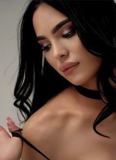 Monica - Transsexual escort in İstanbul Photo 10 of 14