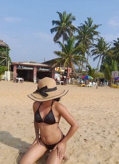 Monica - escort in Colombo Photo 2 of 6