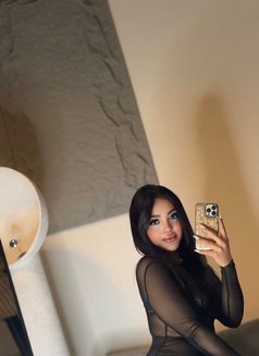 Monica - escort in Dubai Photo 2 of 4
