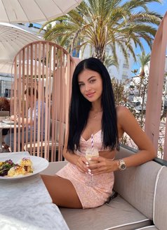 Monica - escort in Dubai Photo 3 of 6