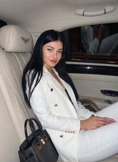 Monica - escort in Dubai Photo 5 of 6