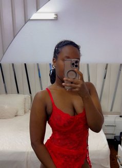 Monifa - escort in Riyadh Photo 2 of 5