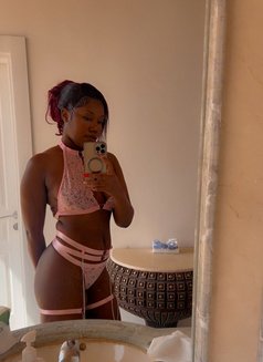 Monifa - escort in Riyadh Photo 3 of 5