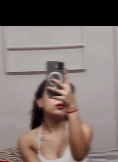 Monika - escort in New Delhi Photo 3 of 3