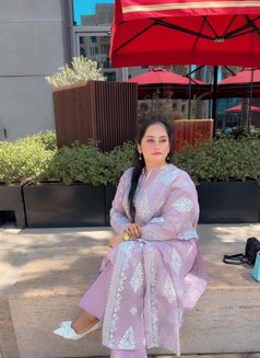 Monika Busty India - escort in Dubai Photo 1 of 2
