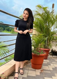 Monika Cam and Real Meet - escort in Mumbai Photo 1 of 1