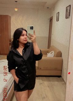 Monika cash payment - escort in Kochi Photo 9 of 13
