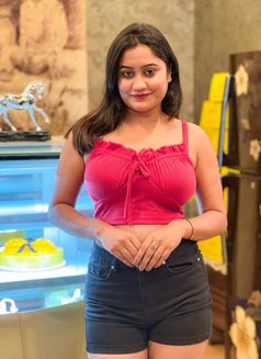 Monika Escorts Service - puta in Coimbatore Photo 5 of 5