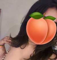 Saniya (Cam & Meet) - puta in Noida
