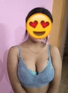 Monika Indepandents Night Club GIrls - puta in Noida Photo 6 of 6