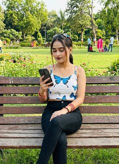 Monika Independent Real Meet & Cam - puta in Hyderabad Photo 2 of 4