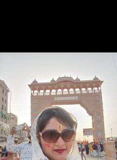 Monika - escort in Gurgaon Photo 5 of 9