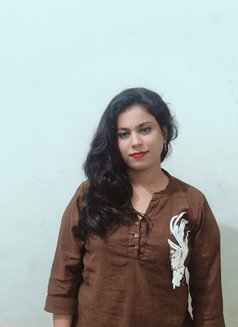 Monika - escort in Kochi Photo 2 of 5