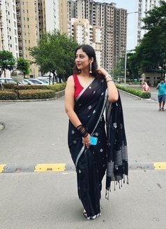 Monika - escort in Bangalore Photo 1 of 5