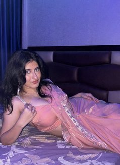 Monika - puta in New Delhi Photo 3 of 5