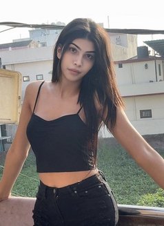 Monika - Dominadora transexual in Chennai Photo 8 of 12