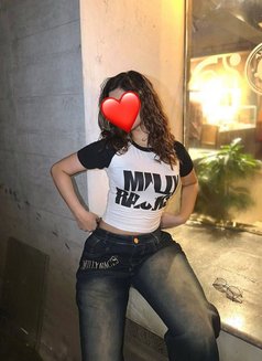 Monika - puta in Kathmandu Photo 2 of 2