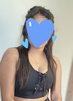 Monika (Real Meet and Cam Show) - puta in Hyderabad Photo 1 of 1