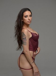 Monique - escort in Dubai Photo 4 of 11