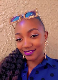 Monique - puta in Windhoek Photo 4 of 4