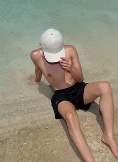 Monna Mi - masseur in Doha Photo 1 of 3